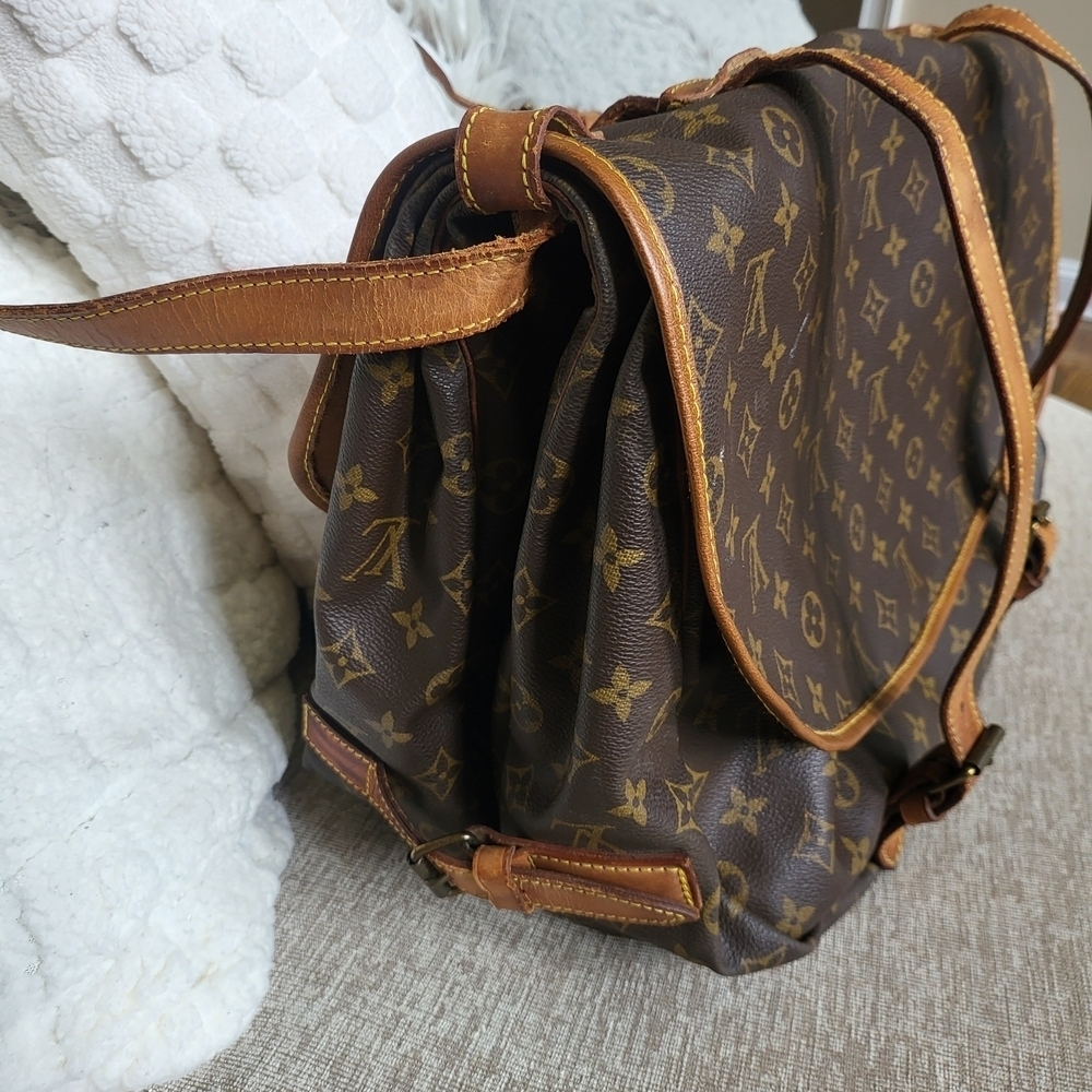 Louis Vuitton Monogram Saumur 43 Shoulder Bag..Authentic!! - Picture 3 of 16